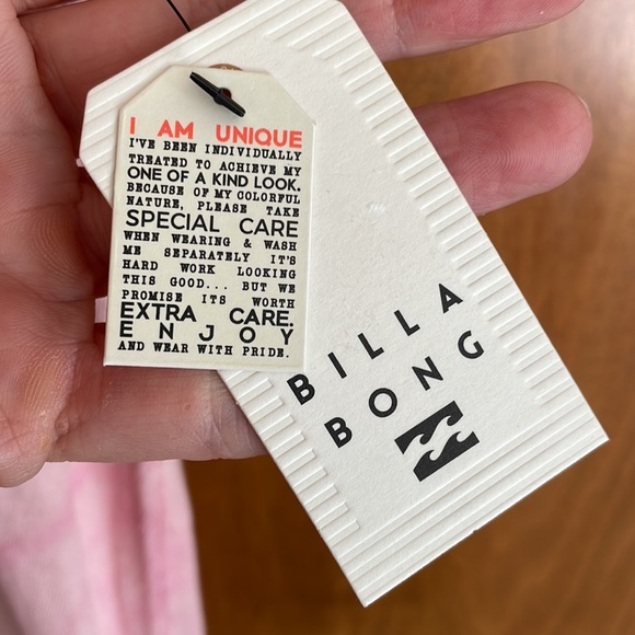 BILLABONG “Keep it Beachy” Pink T shirt with Pineapples print New w/ Tag Size L - Picture 5 of 10